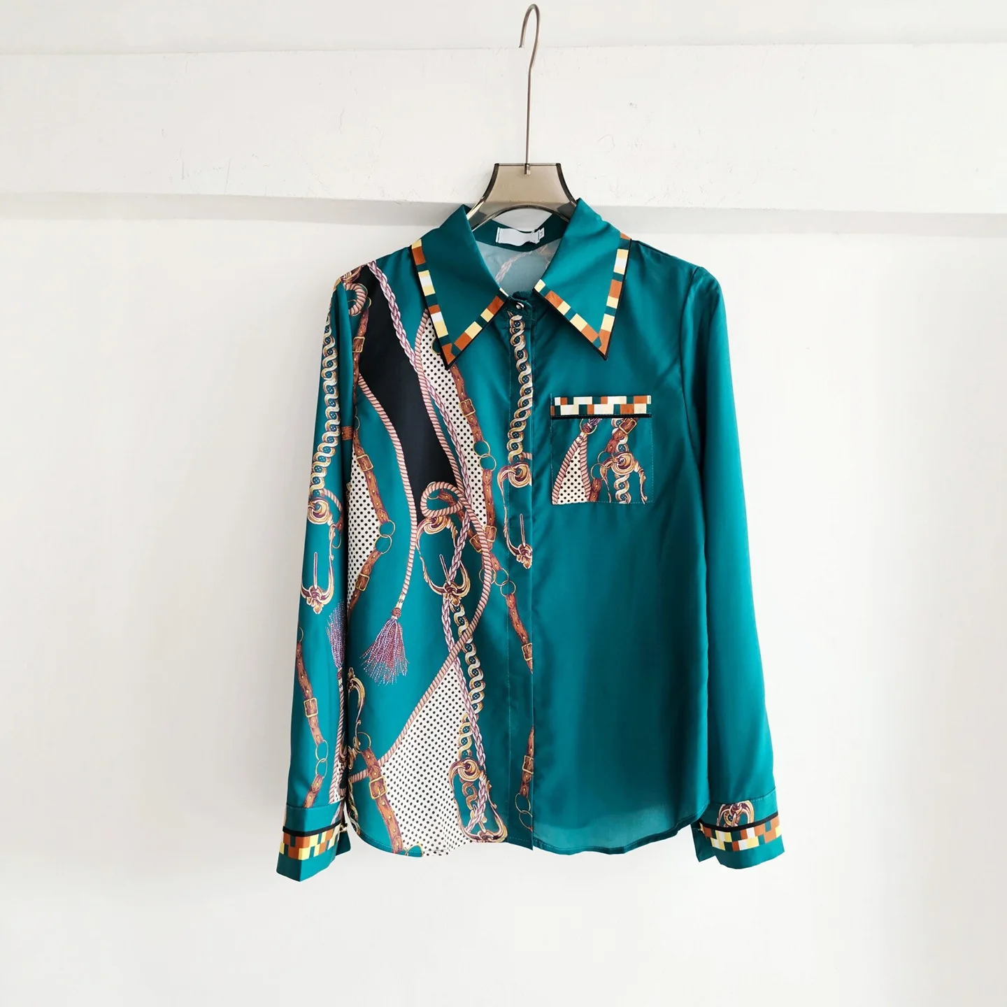 قميص نسائي بأكمام طويلة على ال - مراجعة French Streetwear Brand وسعره